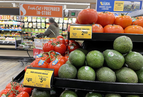 美媒：美国家庭预算紧张 多家食品企业宣布继续涨价