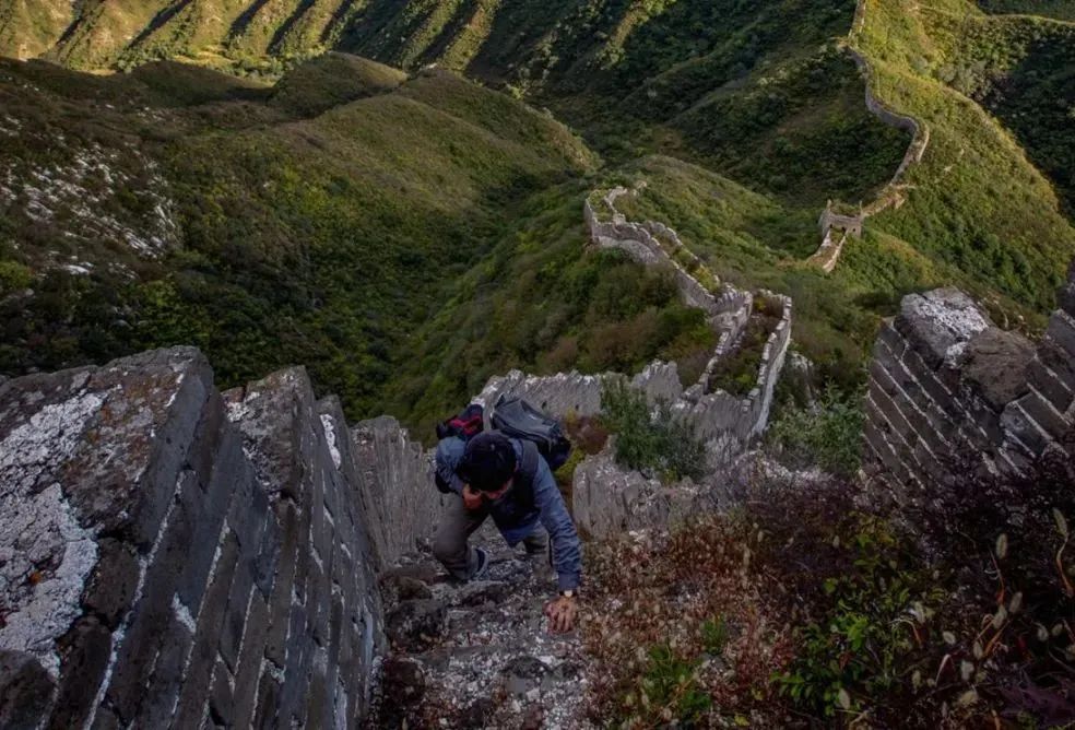 90后小伙蹲守长城7年，拍下50万张绝美照片，央视都忍不住盛赞：原来我们的长城这么美！休闲区蓝鸢梦想 - Www.slyday.coM
