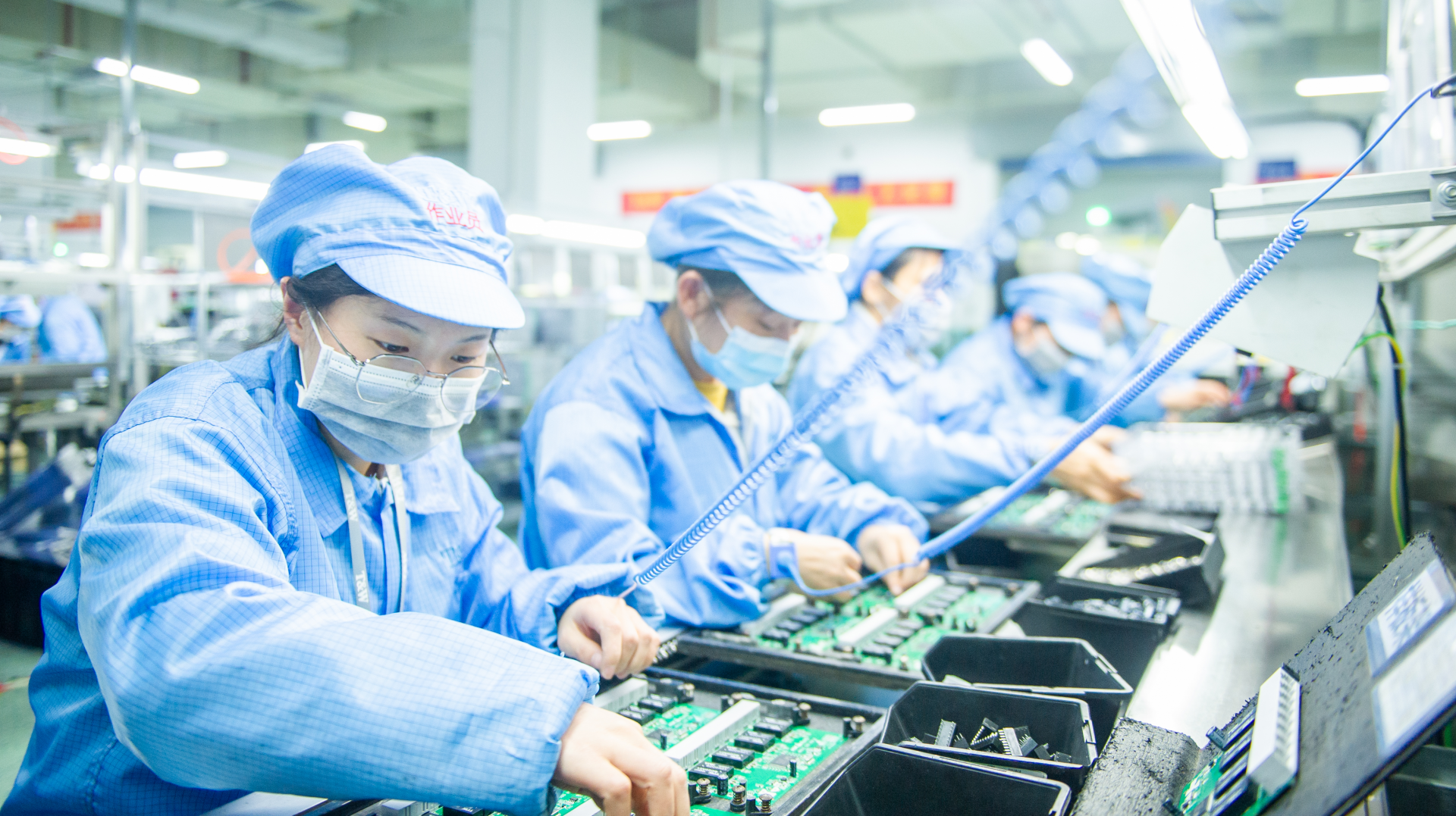 生产线马力全开这家企业抢抓双千兆发展新机遇