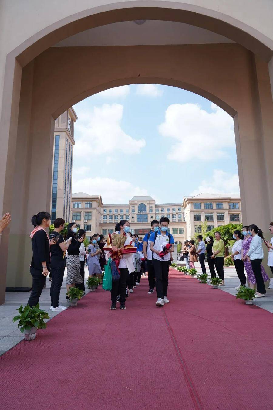 冲刺中考奋斗今朝港城中学举行中考壮行活动