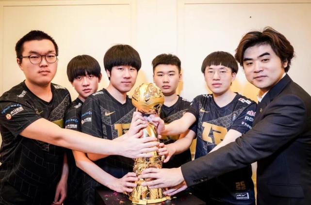 Uzi又被曝人品不好，小虎跟他断绝来往，狗史组合也彻底决裂休闲区蓝鸢梦想 - Www.slyday.coM