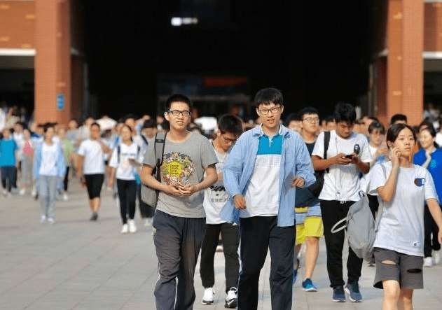 收到录取通知书后,如果是“001”开头的编号,那就恭喜你了!休闲区蓝鸢梦想 - Www.slyday.coM 收到录取通知书后,如果是“001”开头的编号,那就恭喜你了!休闲区蓝鸢梦想 - Www.slyday.coM