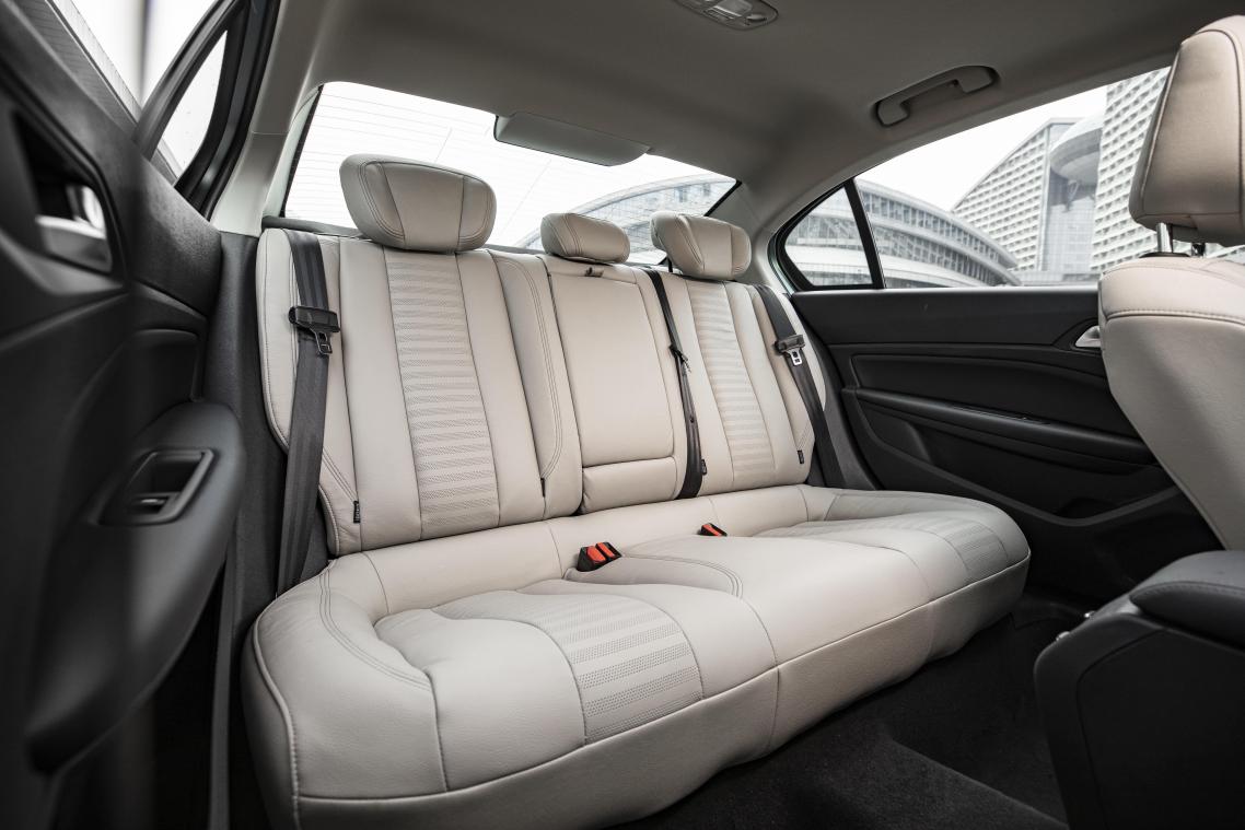 新408对比伊兰特如何？具体参照狮子对比其他一切动物