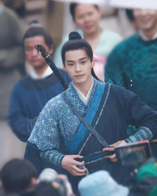 赵丽颖沈璃造型好飒！《与凤行》主演阵容曝光，两位女配很讨喜休闲区蓝鸢梦想 - Www.slyday.coM