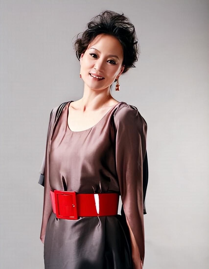 刘雪华真是老油条晒63岁真实容颜轻松赢回一波粉丝