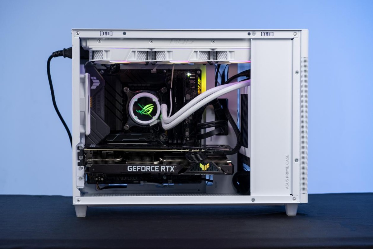 能装360一体水冷的迷你型机箱华硕冰立方机箱体验