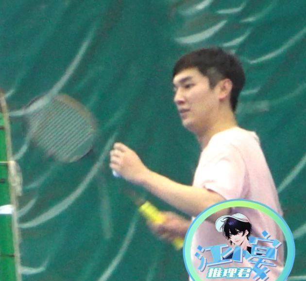 新剧被曝换角,杨旭文与好友打球状态好,心情不受任何影响休闲区蓝鸢梦想 - Www.slyday.coM 新剧被曝换角,杨旭文与好友打球状态好,心情不受任何影响休闲区蓝鸢梦想 - Www.slyday.coM