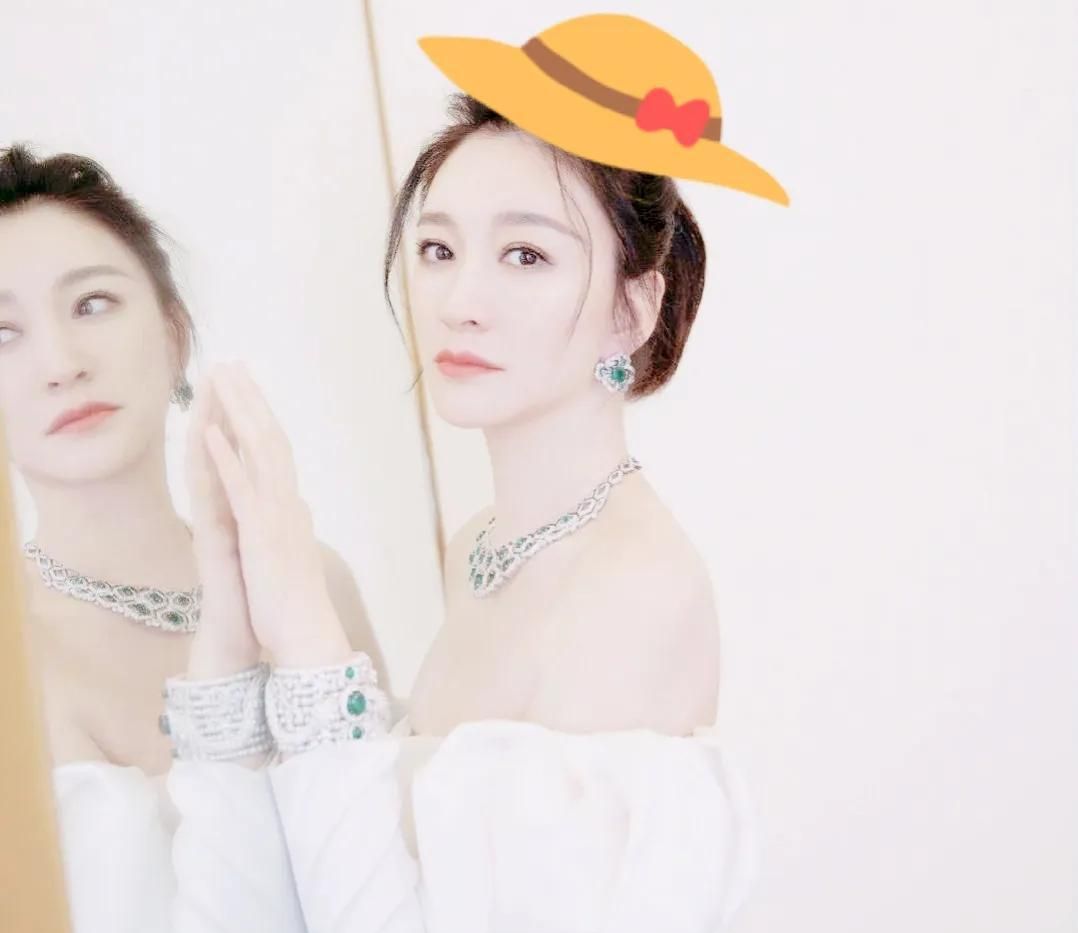 46岁李小冉抱不动靳东,反被靳东公主抱了6次,双方调侃有看点休闲区蓝鸢梦想 - Www.slyday.coM