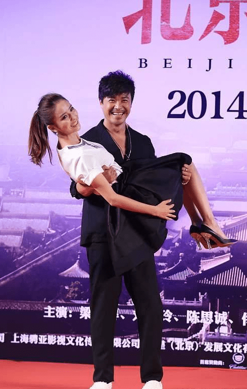 各种尴尬的瞬间,都不及最后这一位|余男|佟丽娅|陈思诚_新浪新闻