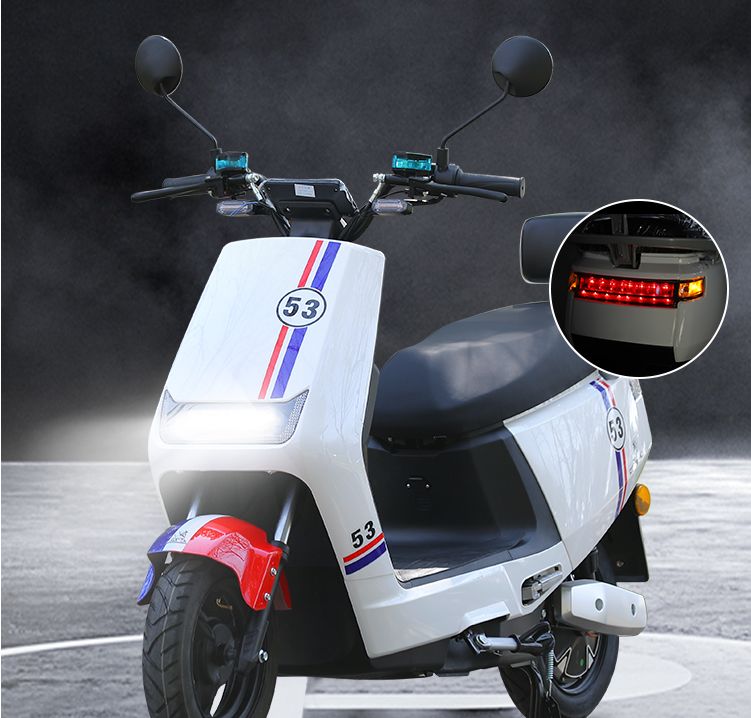 2款两轮电动车时速80码最高续航550里适合跑同城快递外卖