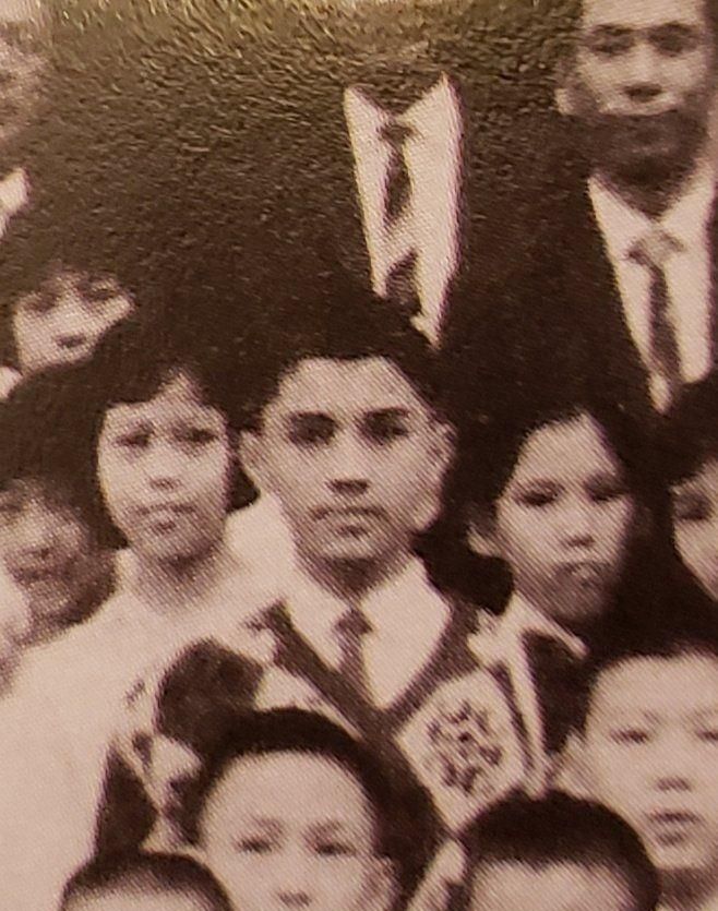 尊龙的童年,就是在这样饥寒交迫,以及养母的打骂中度过的.