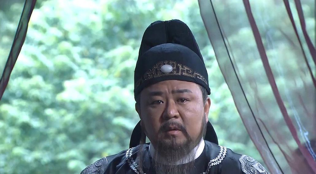当时诬陷狄仁杰谋反的人叫做来俊臣,这个人是武则天手下著名的酷吏