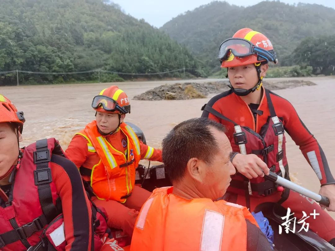 出行注意！广东进入大泼水模式！休闲区蓝鸢梦想 - Www.slyday.coM