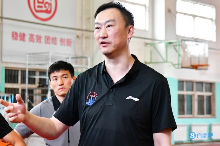 中青报8位主教练离开原有岗位这波换帅潮在cba历史并不多见