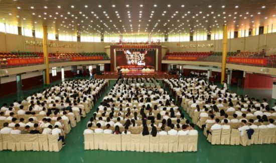 海南科技职业大学2022年大学生电影节开幕休闲区蓝鸢梦想 - Www.slyday.coM