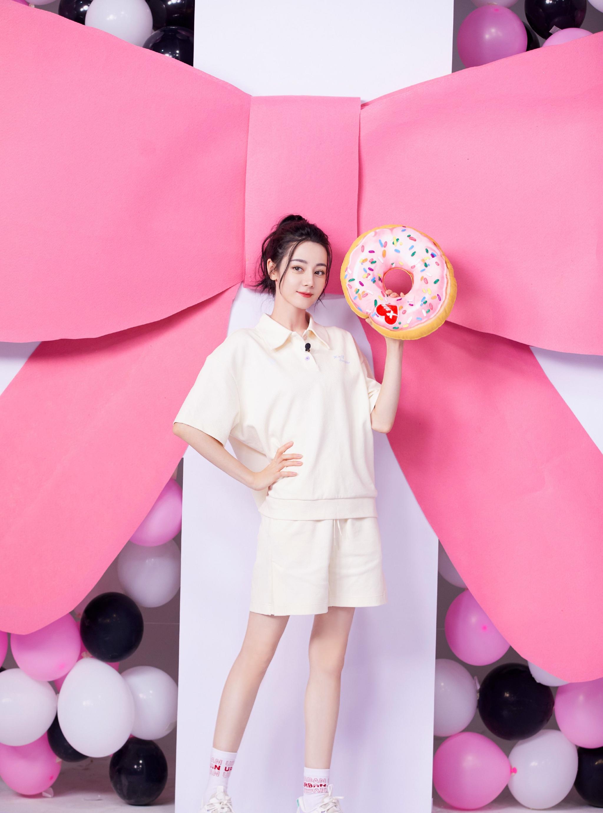 高马尾运动装又甜又清纯,状态也太棒了|迪丽热巴|运动装|马尾_新浪