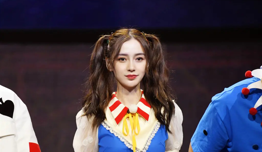 杨颖新剧搭档00后鲜肉，发际线后移被嘲没cp感，离婚后反迎事业潮休闲区蓝鸢梦想 - Www.slyday.coM