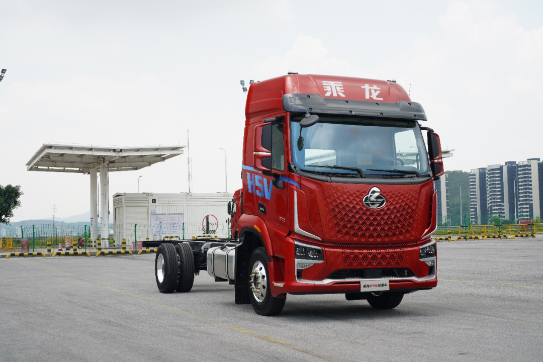 重卡市场再添猛将乘龙h5v全新准重型平台重磅亮相