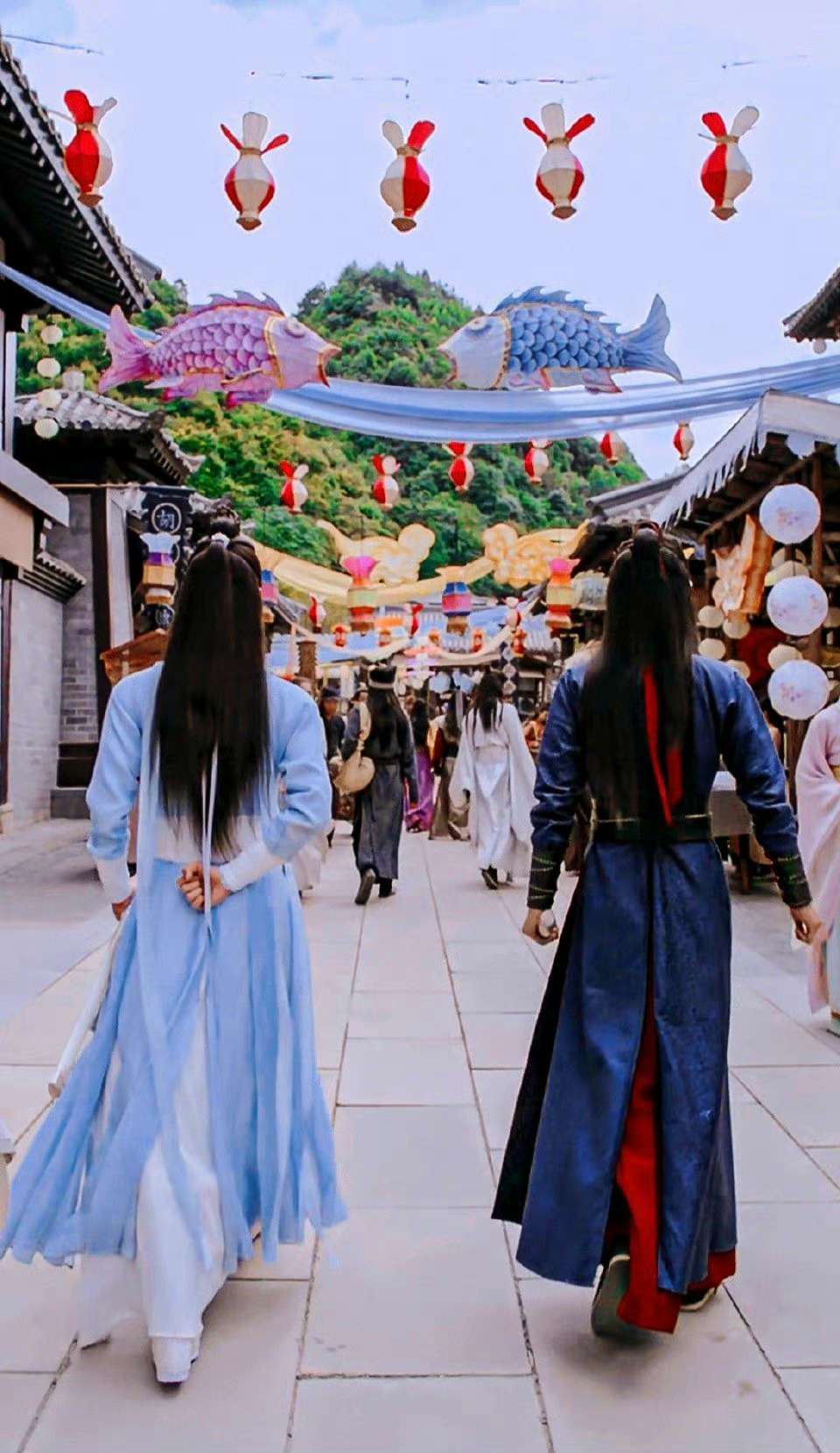 忘羡背影 一生一世一双人 听说陈情令马上就要定档了诶,你们看吗