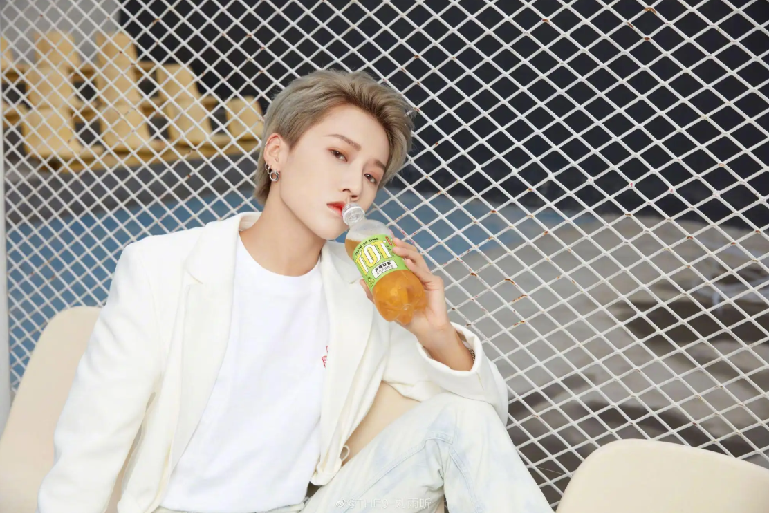 “街舞5”队长大换血,而且还有女性成员,这样流量就有所保证了休闲区蓝鸢梦想 - Www.slyday.coM “街舞5”队长大换血,而且还有女性成员,这样流量就有所保证了休闲区蓝鸢梦想 - Www.slyday.coM