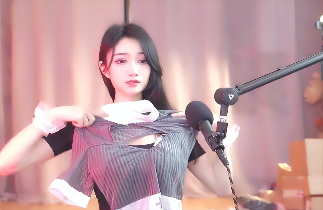 aj寄给坏空空一件衣服穿上直接被封张嘉文的空姐制服不敢寄