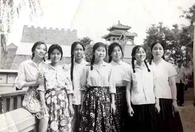 40年前流行全国的“的确良”，家家都有，为什么现在消失了……休闲区蓝鸢梦想 - Www.slyday.coM