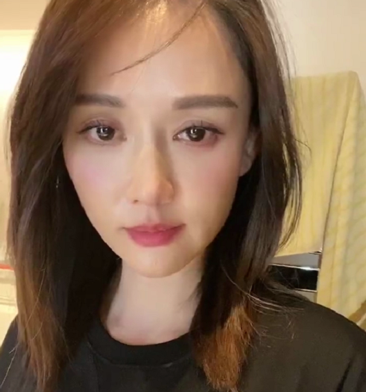 陈乔恩分享近照，大小脸明显烤瓷牙好抢镜，网友直呼认不出休闲区蓝鸢梦想 - Www.slyday.coM