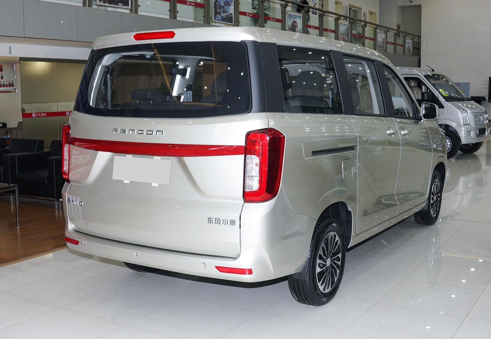 东风风光新款mpv新车标侧滑门2578座都有15l动力