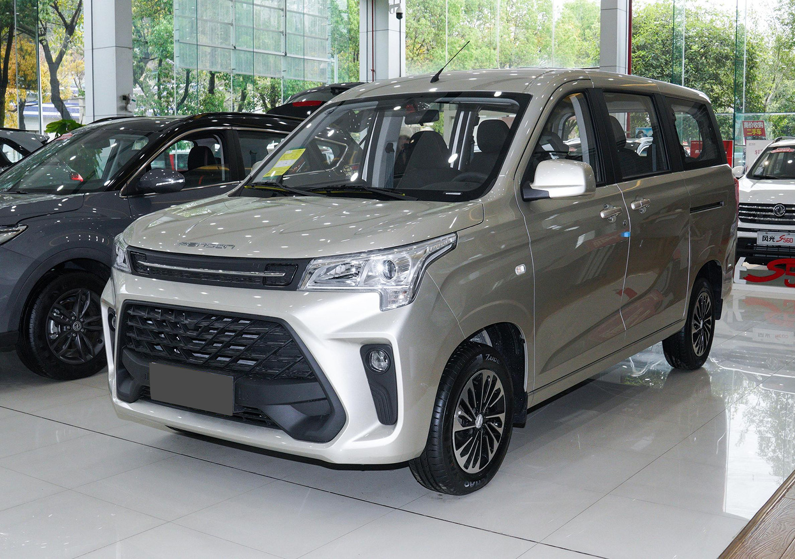 东风风光新款mpv新车标侧滑门2578座都有15l动力