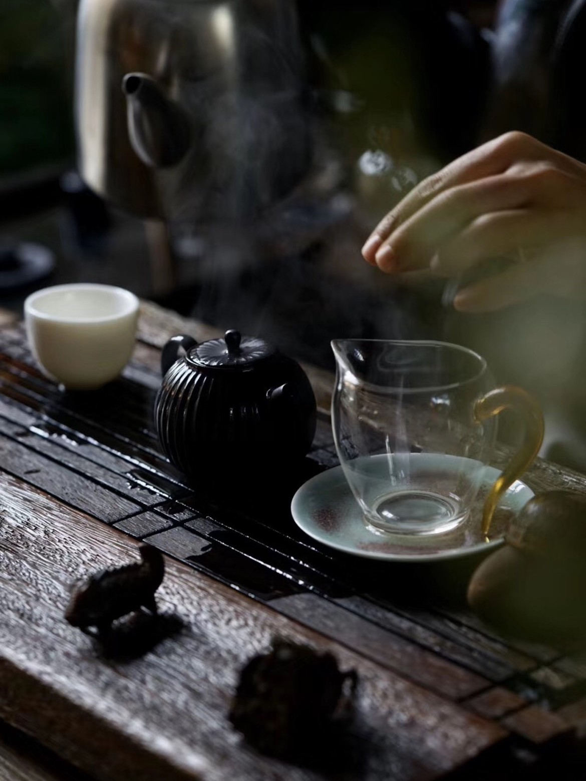 永远不要低估一个喝茶讲究的年轻人