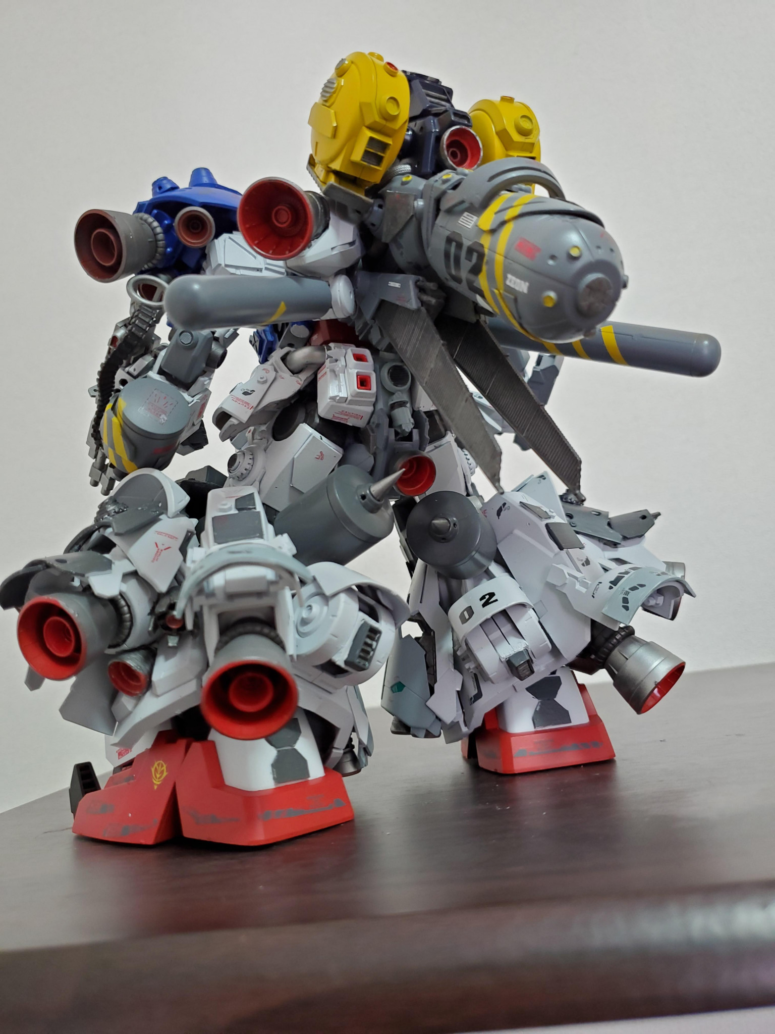 夸张外形全装备gp02高达模型改造