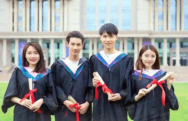 不戴博士帽改穿进士服00后海南大学生的毕业照真帅