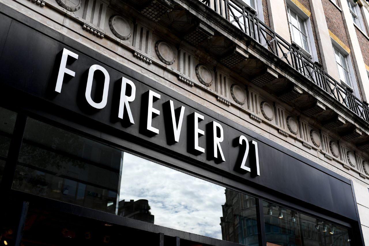 "消失"三年后,曾经的网红快时尚品牌forever21,又将重返中国市场.
