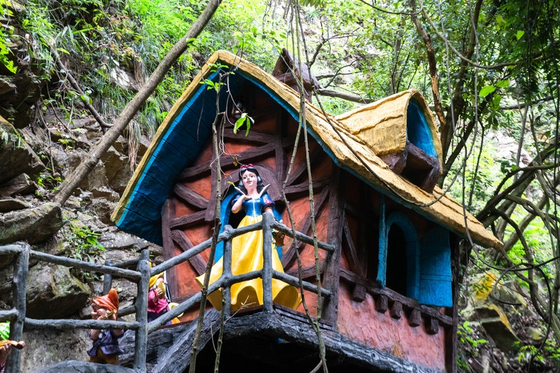 广东最刺激的景区,来过的游客都说被吓破胆,高空项目你敢玩吗?休闲区蓝鸢梦想 - Www.slyday.coM 广东最刺激的景区,来过的游客都说被吓破胆,高空项目你敢玩吗?休闲区蓝鸢梦想 - Www.slyday.coM