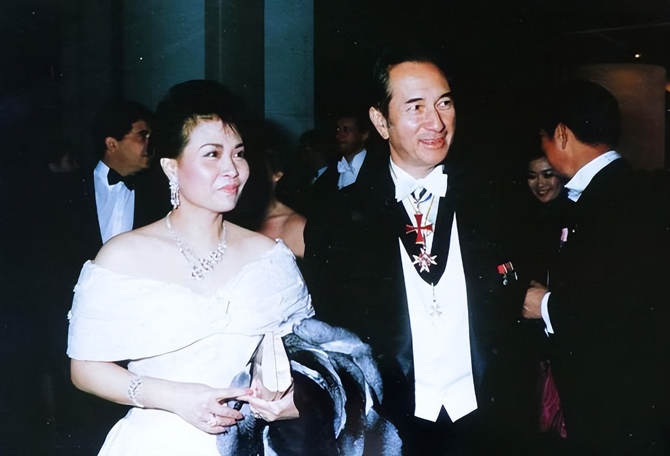 蓝琼缨与赌王昔日旧照14岁嫁给赌王79岁离世坐拥1000亿家产