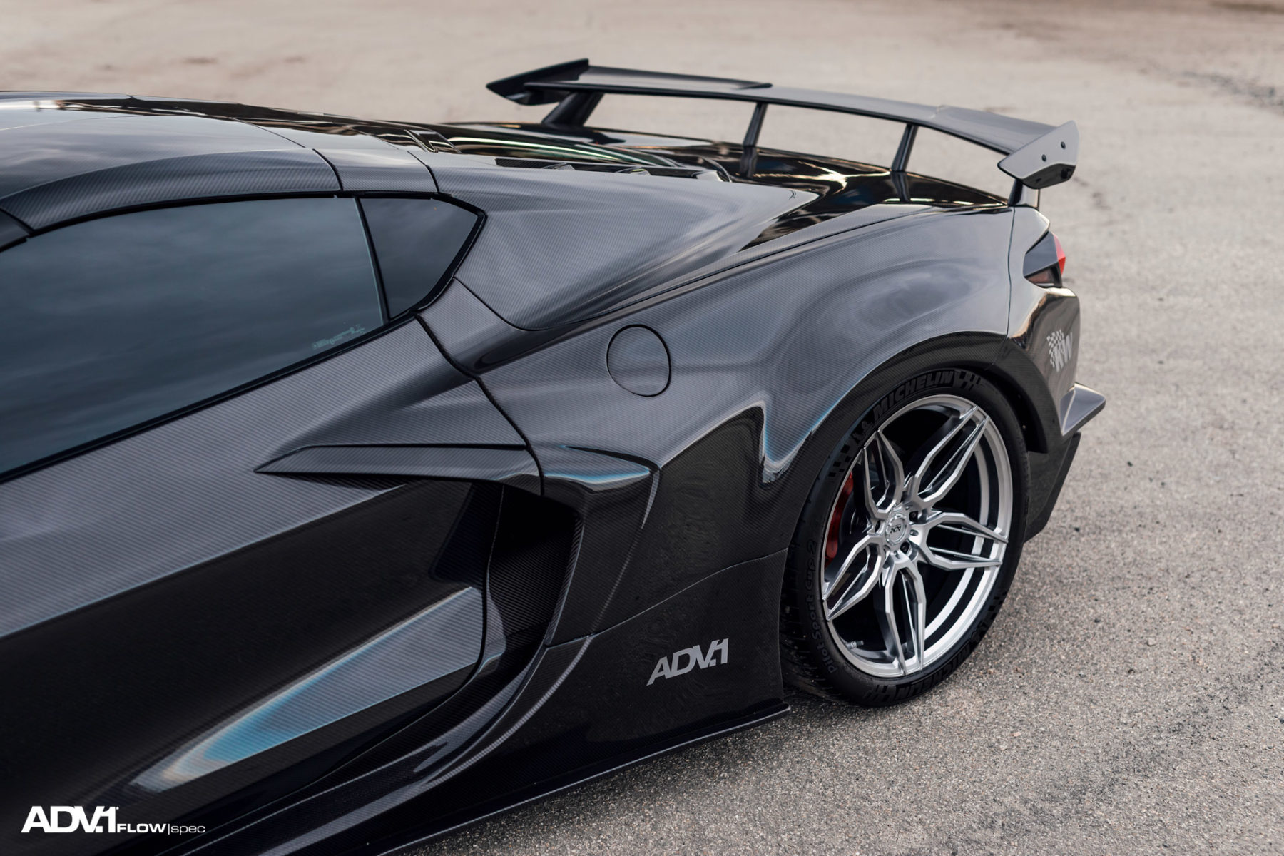 科尔维特c8stingray全碳纤维宽体改装套件售价19999美元