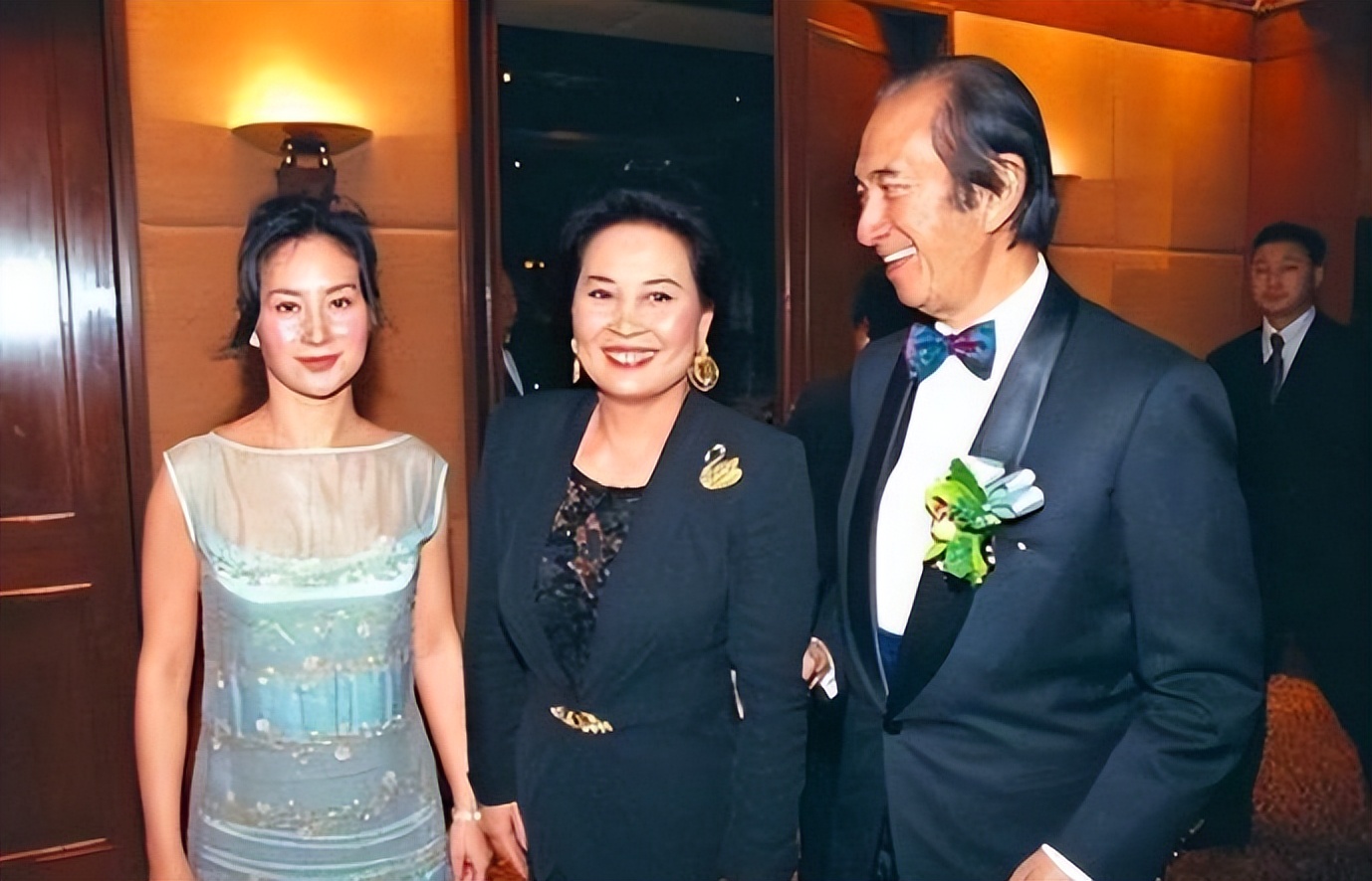 蓝琼缨与赌王昔日旧照14岁嫁给赌王79岁离世坐拥1000亿家产