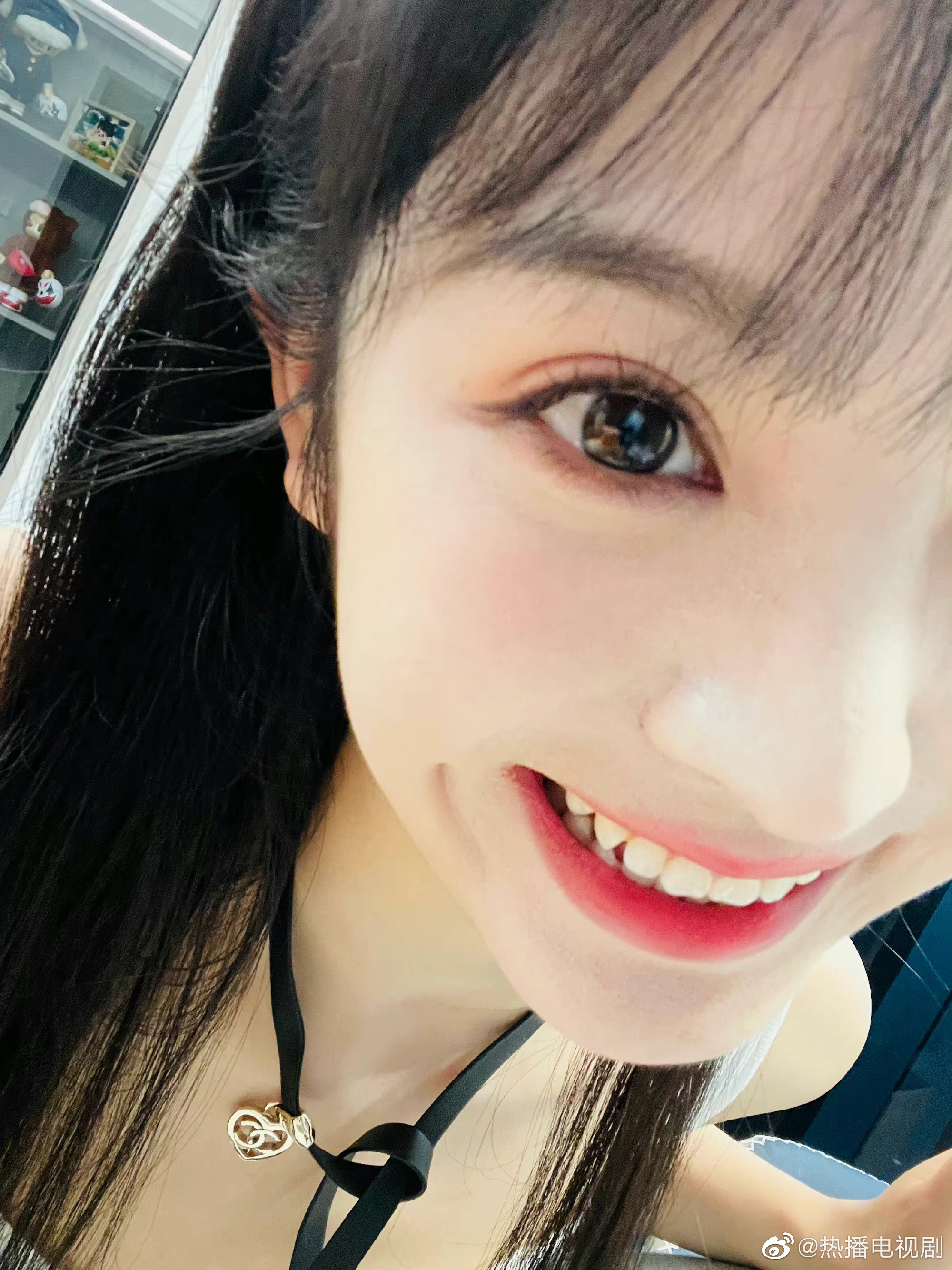 昨天《偷偷藏不住》据说翻拍，女主是赵露思……休闲区蓝鸢梦想 - Www.slyday.coM