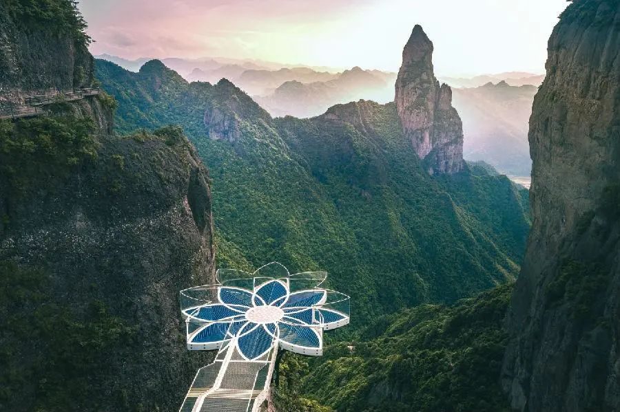 有生活台州神仙居景区云雾缭绕山明水秀宛如仙境一般