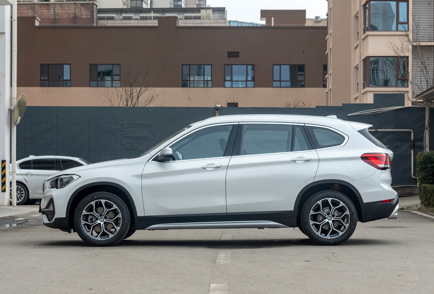 花20万元买辆最低配的宝马x1到底怎么样