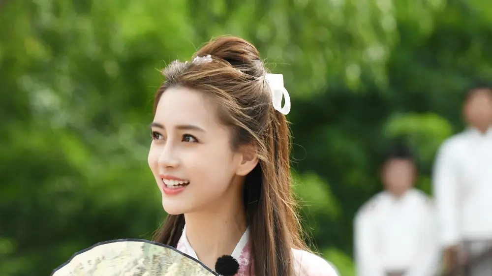 杨颖新剧搭档00后鲜肉，发际线后移被嘲没cp感，离婚后反迎事业潮休闲区蓝鸢梦想 - Www.slyday.coM