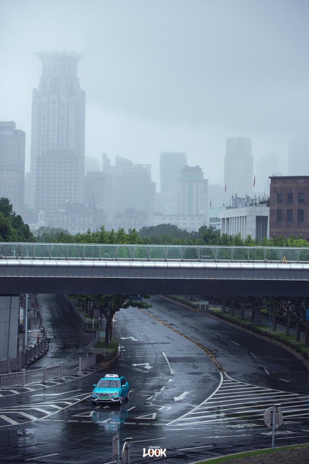 look | 梅雨季·上海人魔法出行图鉴