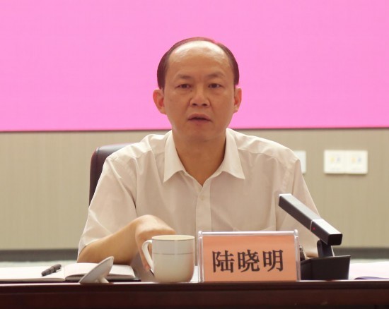 陆晓明在会上讲话会议现场5月13日,2022年自治区交通运输厅直属机关党