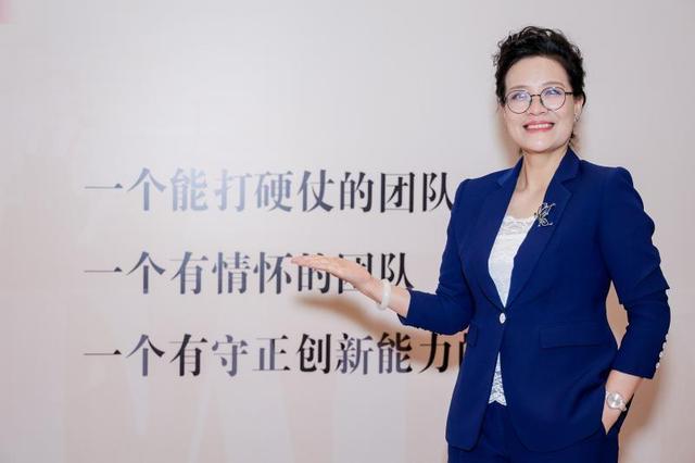 陈晓琳的名字在上世纪90年代的广东家喻户晓,如今,这位名主持又开启了