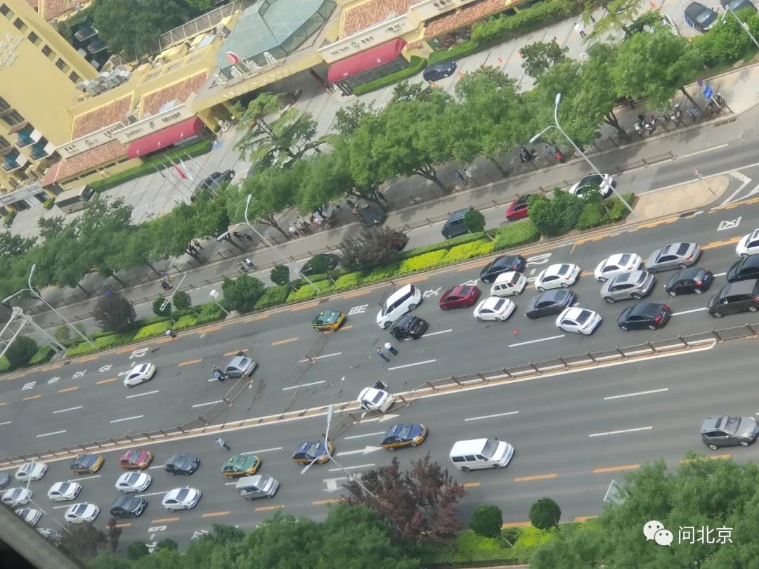 老人突发疾病紧急送医 关键时刻如何正确救助