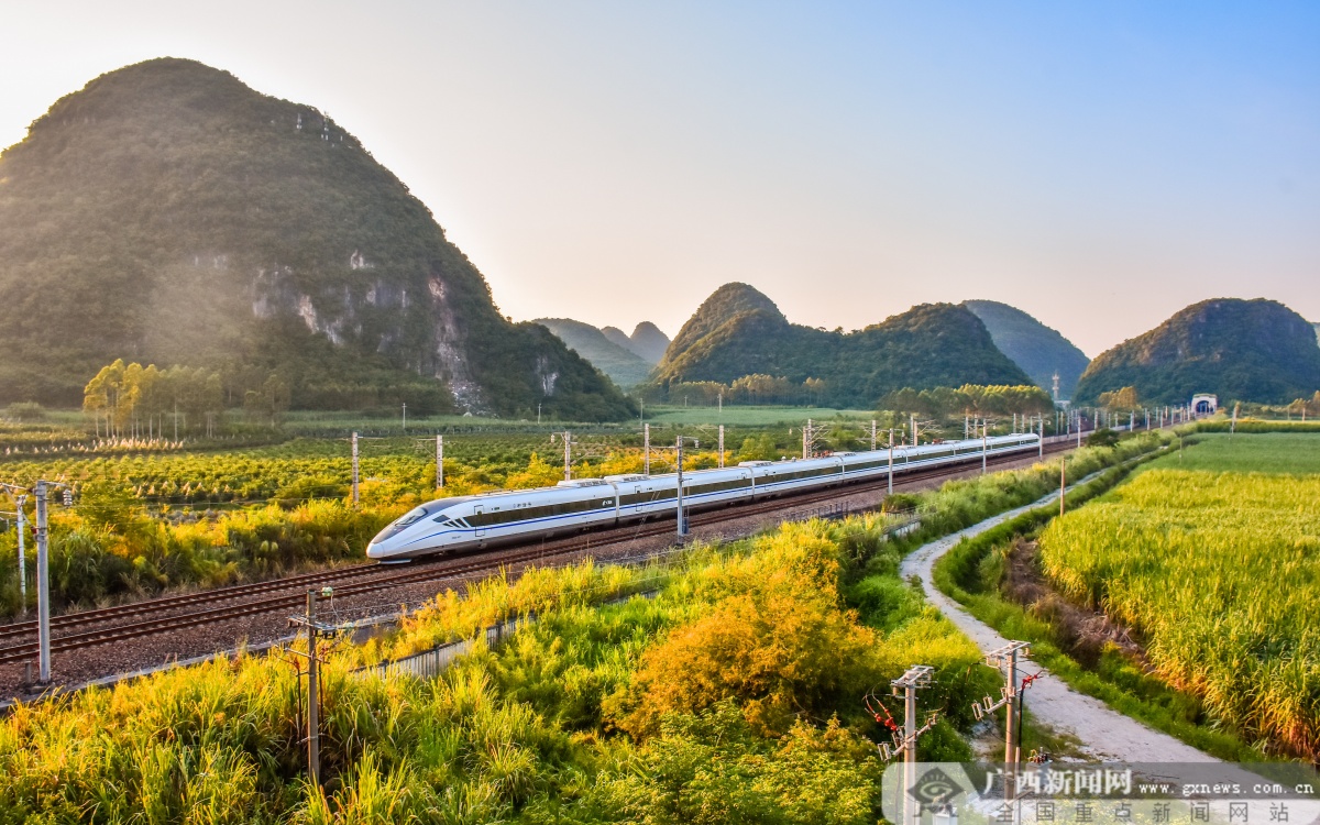 广西进京高铁最快旅时缩短至10小时30分|广西|列车|高铁_新浪新闻