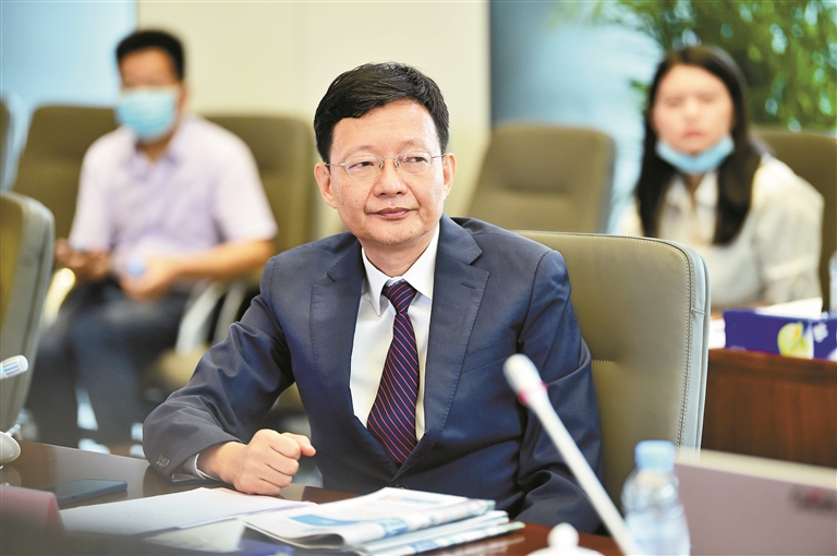 李大霄传承创新创业基因和拼搏精神