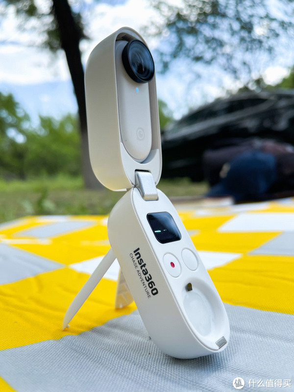 【Insta360 GO2上手】谁能拒绝一个头顶长摄像头的男人呢？休闲区蓝鸢梦想 - Www.slyday.coM