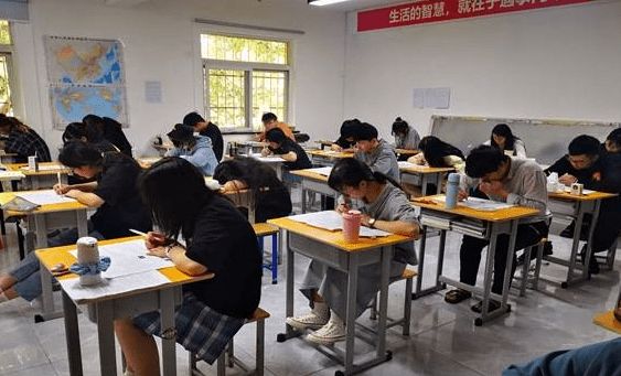 陕西高考前失联女孩身亡，是什么成为压倒复读生的最后一根稻草休闲区蓝鸢梦想 - Www.slyday.coM