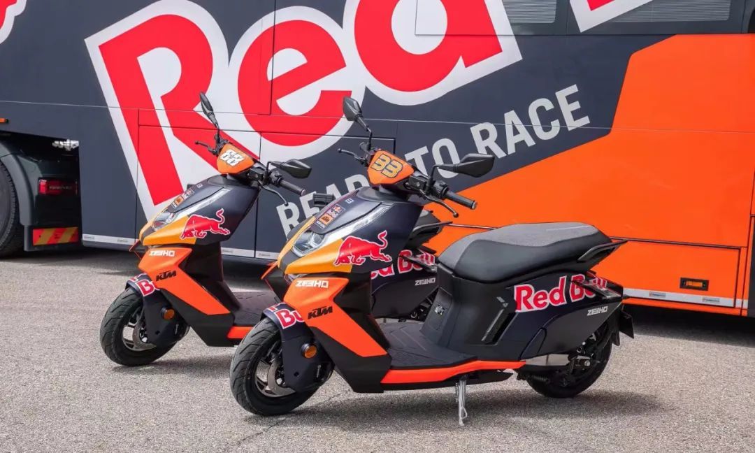 zeehoae8助力motogp红牛ktm车队红牛花色上身
